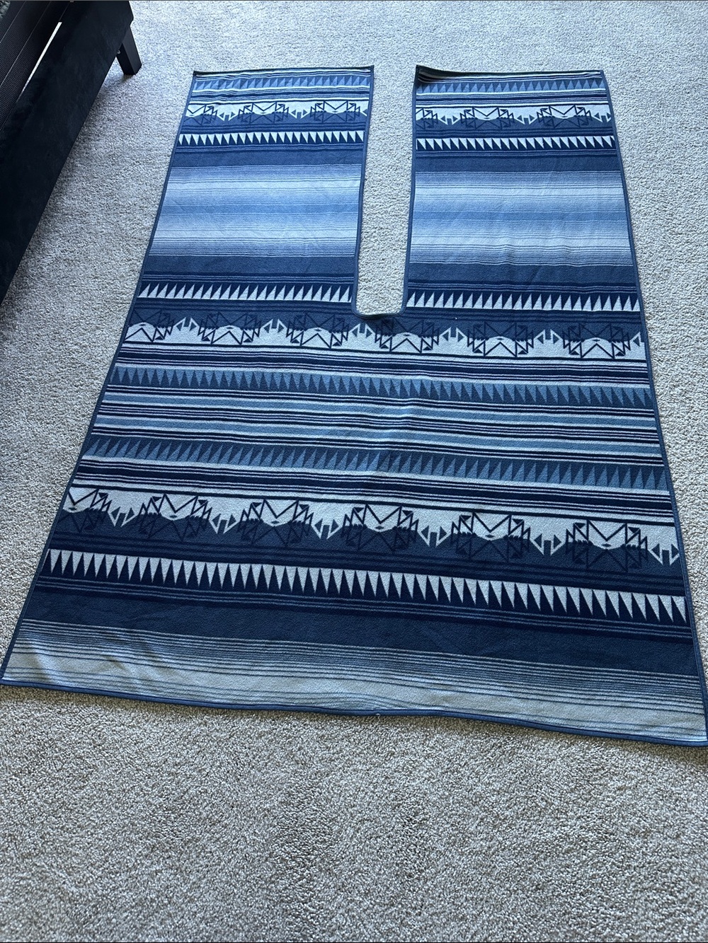 WOOLRICH Shawl Adult 1 Size Blue Southwest Blanket Navajo Aztec Reversible Cape